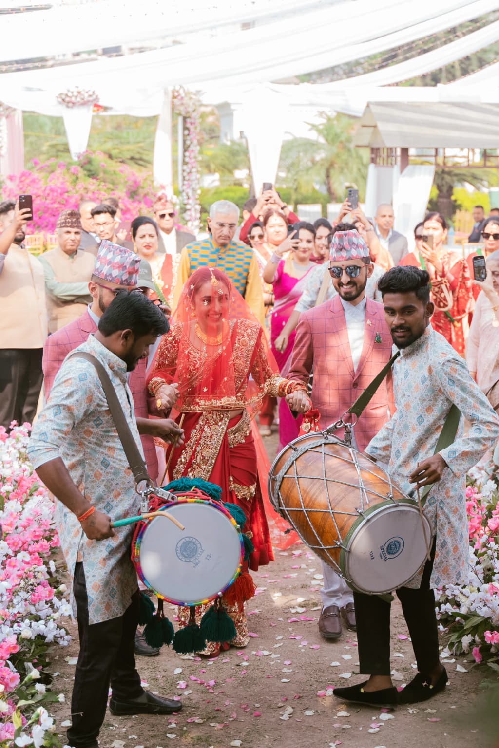 Neeti & Rakshyak - Photo 16