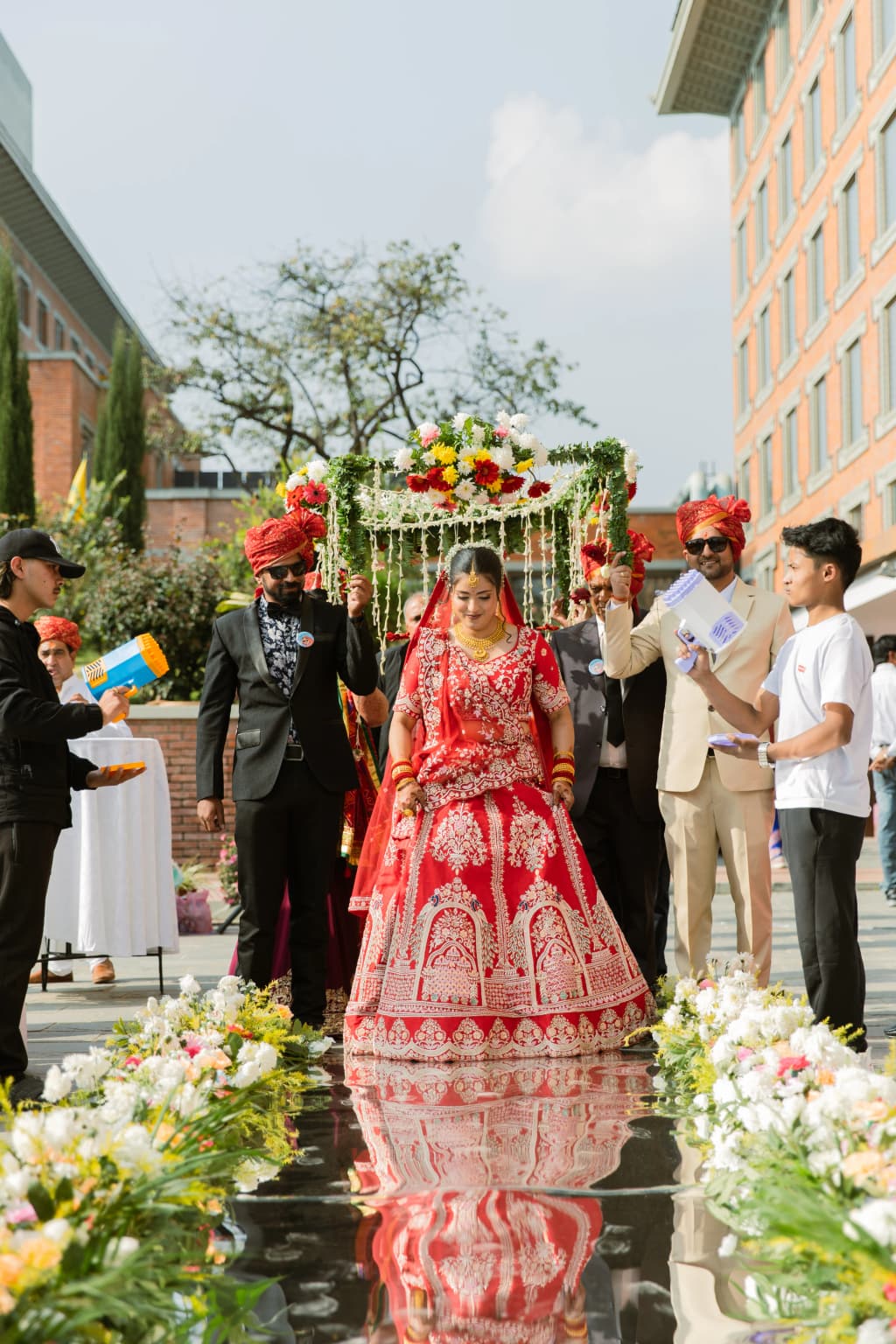 Priyanka & Avinash - Photo 8